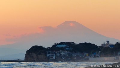 Sunset behind Fujisan